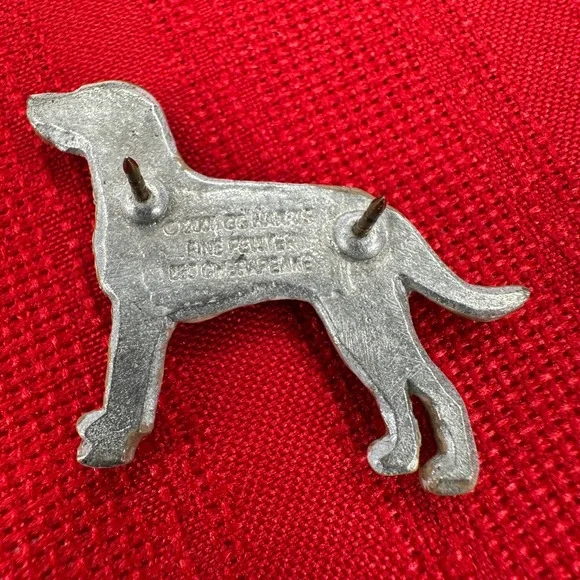 GG Harris Fine Pewter Chesapeake Bay Retriever Dog Pin Brown Hand Painted Brooch - Picture 5 of 7